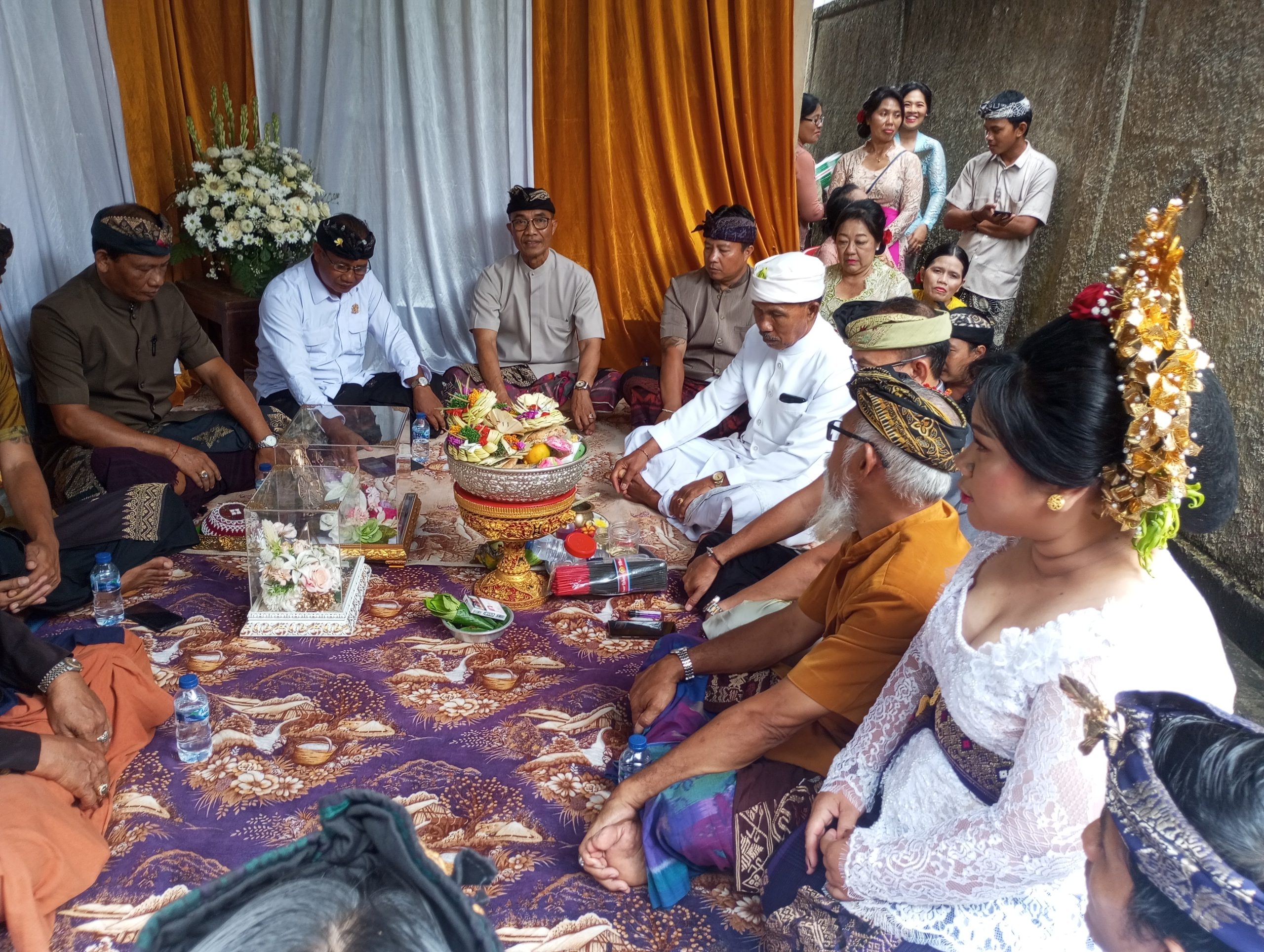 Balijskie wesele. Zaślubiny dwóch rodzin.