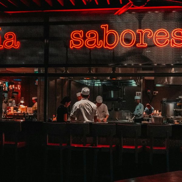 Nowe restauracje w Singapurze powstają mimo trudnych warunków gospodarczych