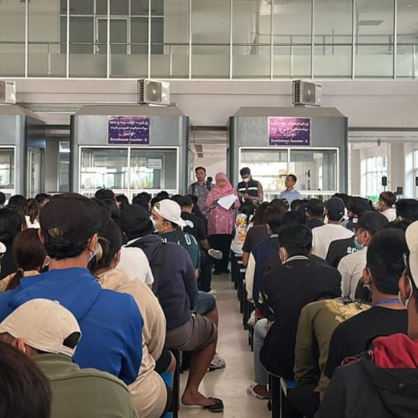 Aresztowania cudzoziemców w Mjanmie